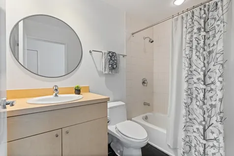 653 North Kingsbury Street Chicago IL 60654