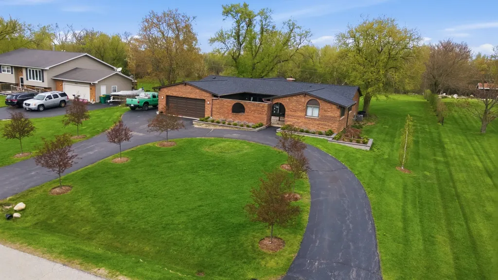 24262 West Rose Avenue Lake Zurich IL 60047