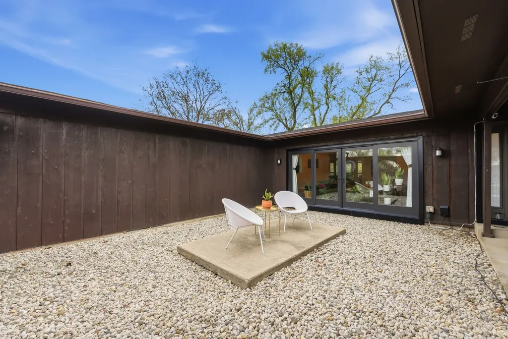 24262 West Rose Avenue Lake Zurich IL 60047