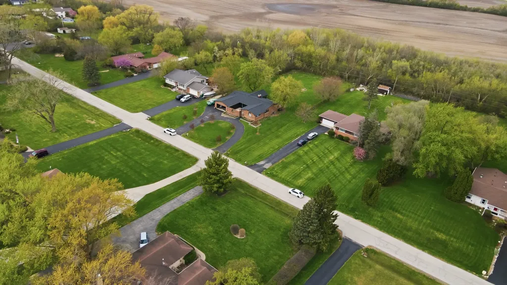 24262 West Rose Avenue Lake Zurich IL 60047