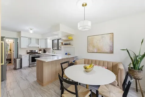 24262 West Rose Avenue Lake Zurich IL 60047