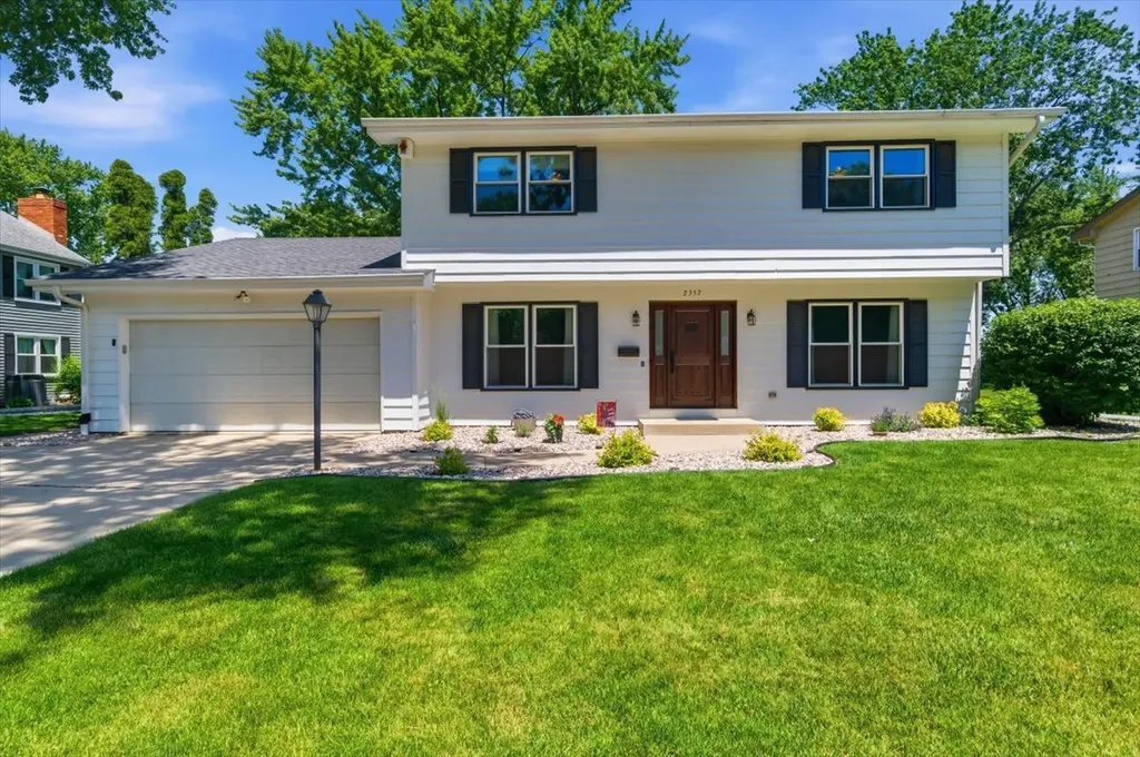 2357 Wyckwood Drive Aurora IL 60506
