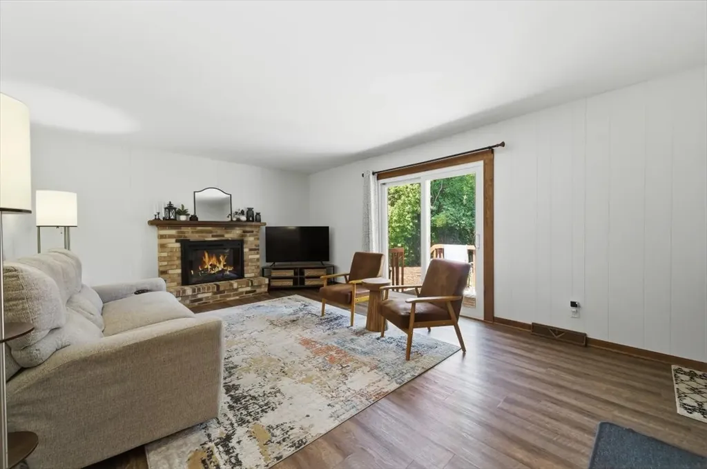 2357 Wyckwood Drive Aurora IL 60506