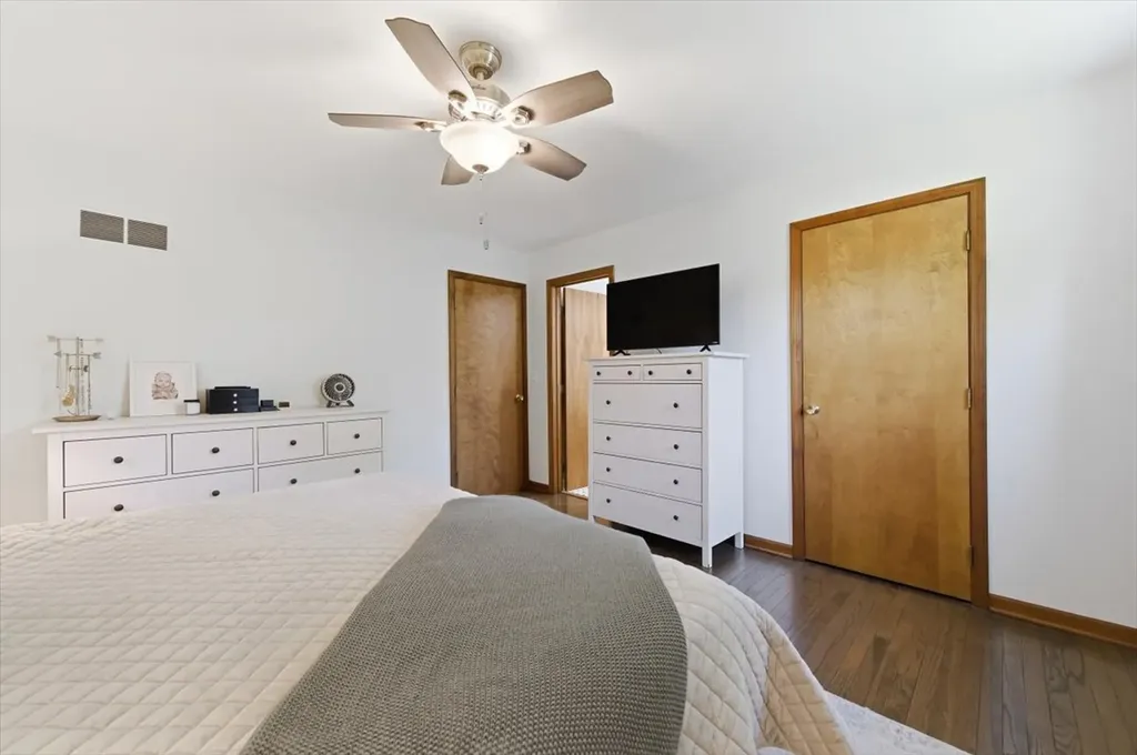 2357 Wyckwood Drive Aurora IL 60506