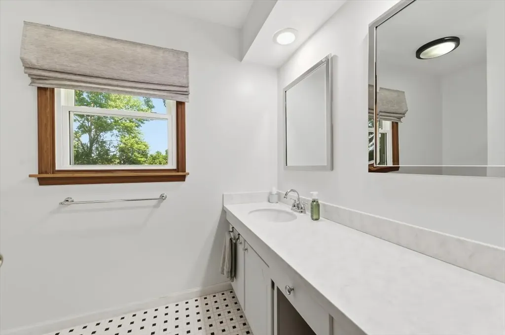 2357 Wyckwood Drive Aurora IL 60506