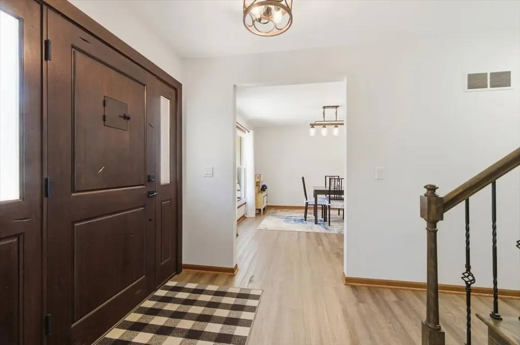 2357 Wyckwood Drive Aurora IL 60506