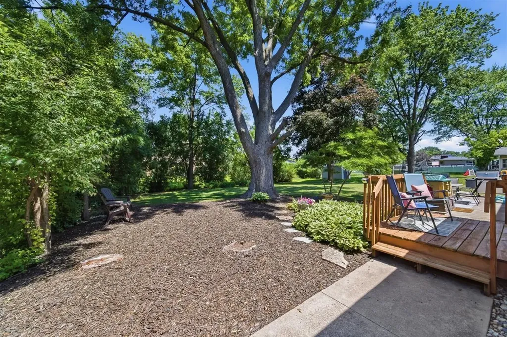 2357 Wyckwood Drive Aurora IL 60506