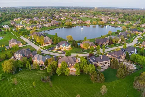 39W835 Goldenrod Drive St. Charles IL 60175