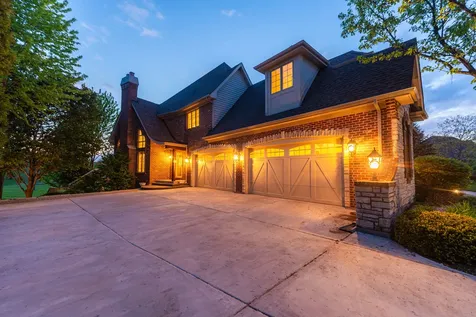 39W835 Goldenrod Drive St. Charles IL 60175