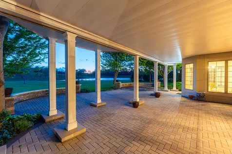 39W835 Goldenrod Drive St. Charles IL 60175