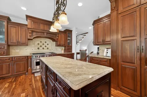 39W835 Goldenrod Drive St. Charles IL 60175