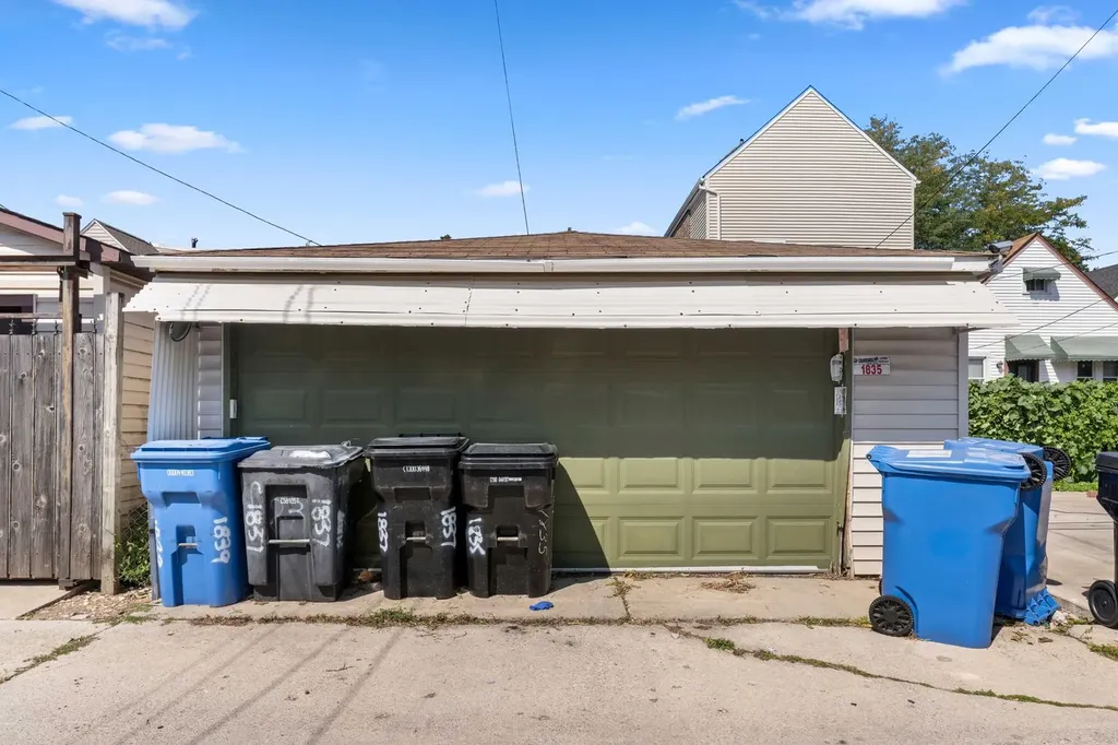 1835 West 34th Street Chicago IL 60608