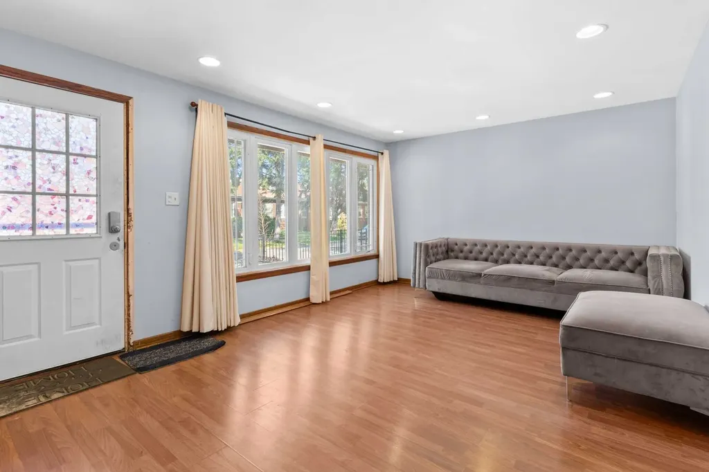 1835 West 34th Street Chicago IL 60608