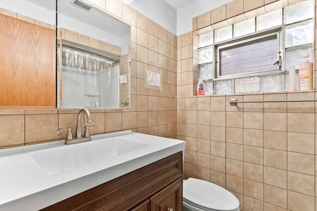 1835 West 34th Street Chicago IL 60608