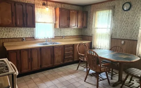 2230 Norfolk Avenue Crete IL 60417