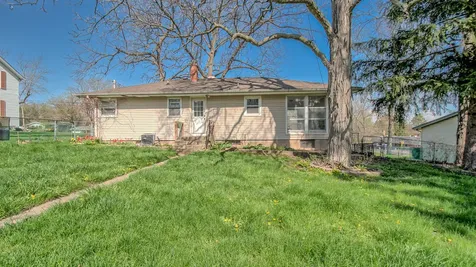 4113 West Crystal Lake Road Mchenry IL 60050