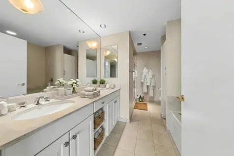 57 East Delaware Place Chicago IL 60611