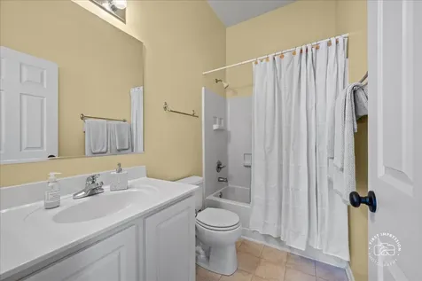 2582 Lorraine Circle Geneva IL 60134