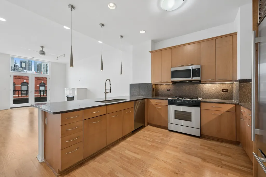 520 North Halsted Street Chicago IL 60642
