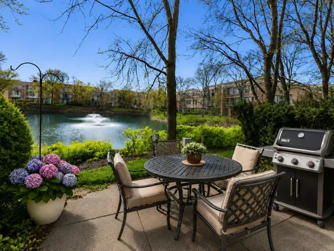 1040 Arbor Lane Northfield IL 60093