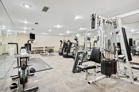 1040 Arbor Lane Northfield IL 60093