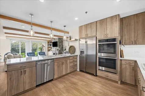 1040 Arbor Lane Northfield IL 60093