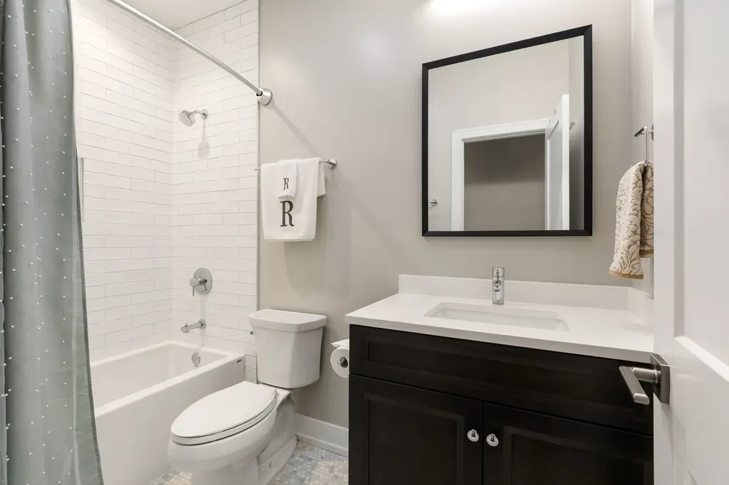 3140 North Elston Avenue Chicago IL 60618