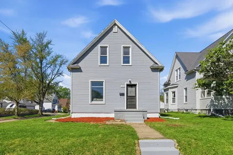 1927 14TH Street Moline IL 61265
