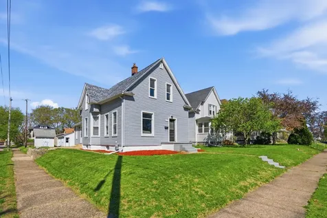 1927 14TH Street Moline IL 61265