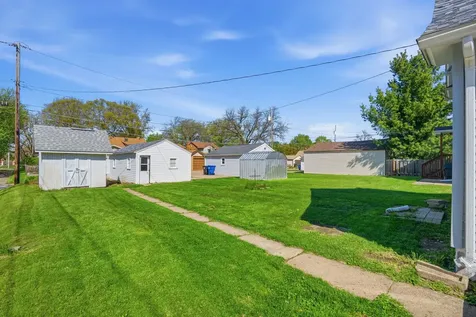 1927 14TH Street Moline IL 61265