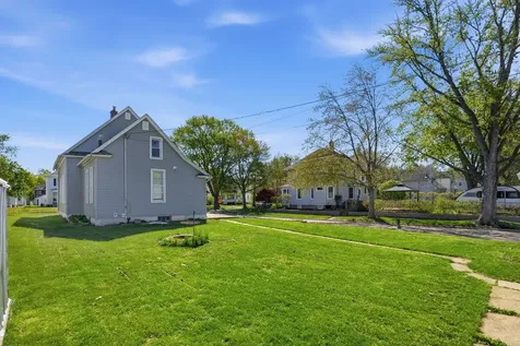 1927 14TH Street Moline IL 61265