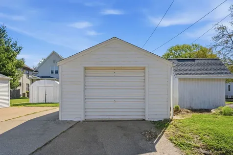 1927 14TH Street Moline IL 61265