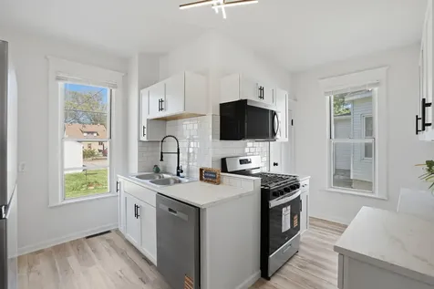 1927 14TH Street Moline IL 61265