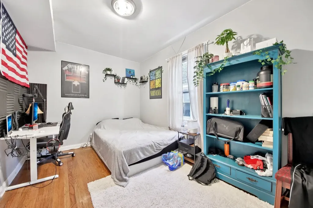 5309 West Henderson Street Chicago IL 60641