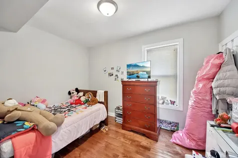 5309 West Henderson Street Chicago IL 60641