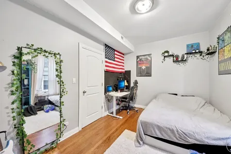 5309 West Henderson Street Chicago IL 60641
