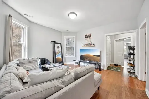 5309 West Henderson Street Chicago IL 60641