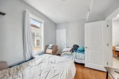 5309 West Henderson Street Chicago IL 60641