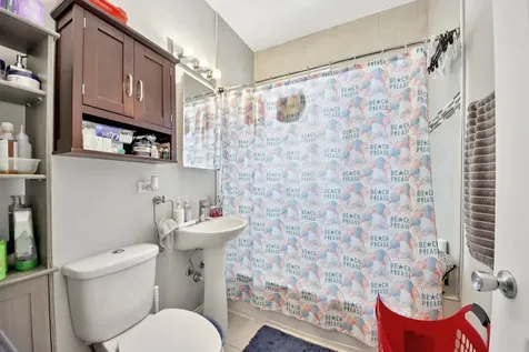 5309 West Henderson Street Chicago IL 60641