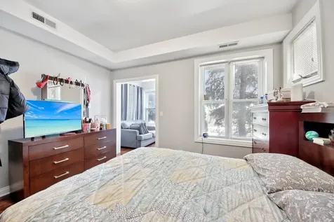 5309 West Henderson Street Chicago IL 60641