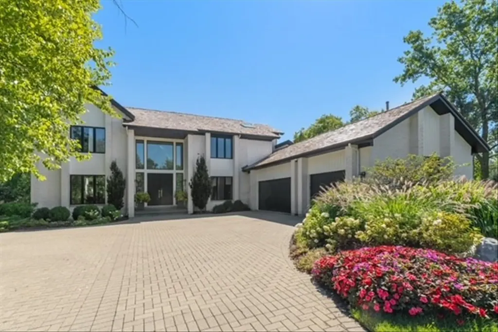 2291 Hybernia Drive Highland Park IL 60035