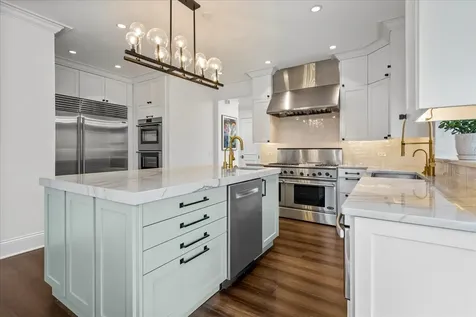 2291 Hybernia Drive Highland Park IL 60035