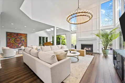 2291 Hybernia Drive Highland Park IL 60035