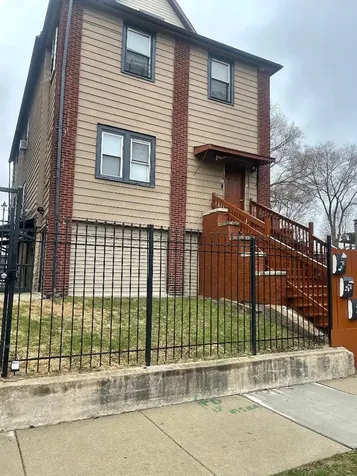 5918 South Calumet Avenue Chicago IL 60637