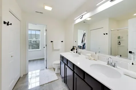 31 Oak Creek Court North Aurora IL 60542
