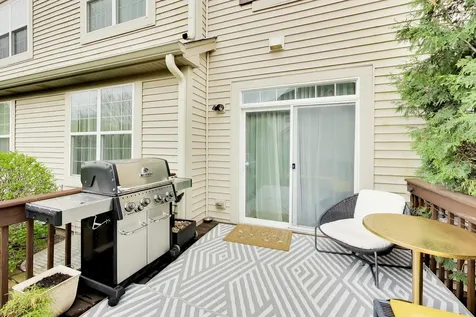 31 Oak Creek Court North Aurora IL 60542