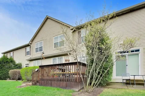 31 Oak Creek Court North Aurora IL 60542