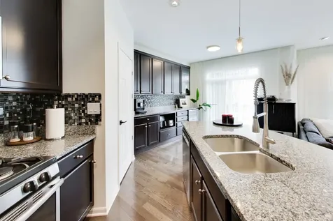 31 Oak Creek Court North Aurora IL 60542