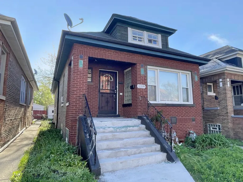 12239 South Parnell Avenue Chicago IL 60628