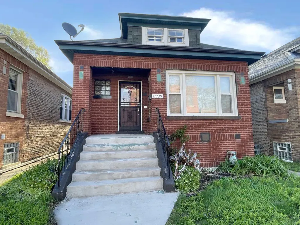 12239 South Parnell Avenue Chicago IL 60628